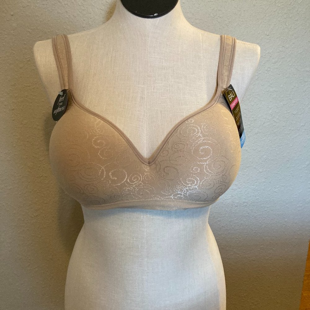 NWT Bali Comfort Collection Nude Bra (38D)